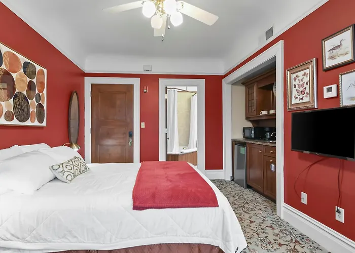 The Pasfield House 4*