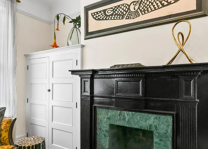 The Pasfield House 4*