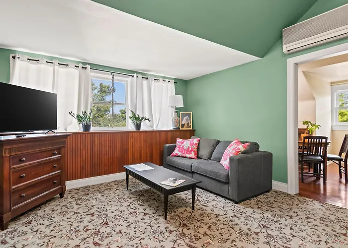 The Pasfield House Gasthof 4*