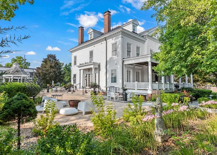 The Pasfield House 4* Springfield
