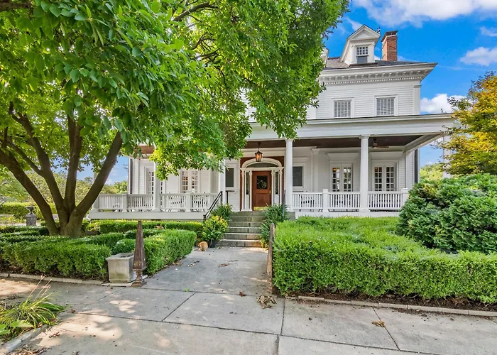 Gasthof The Pasfield House Springfield
