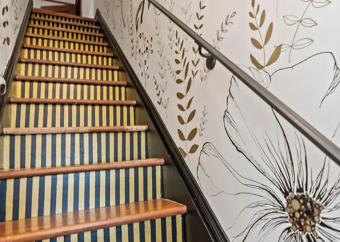 The Pasfield House 4* Springfield